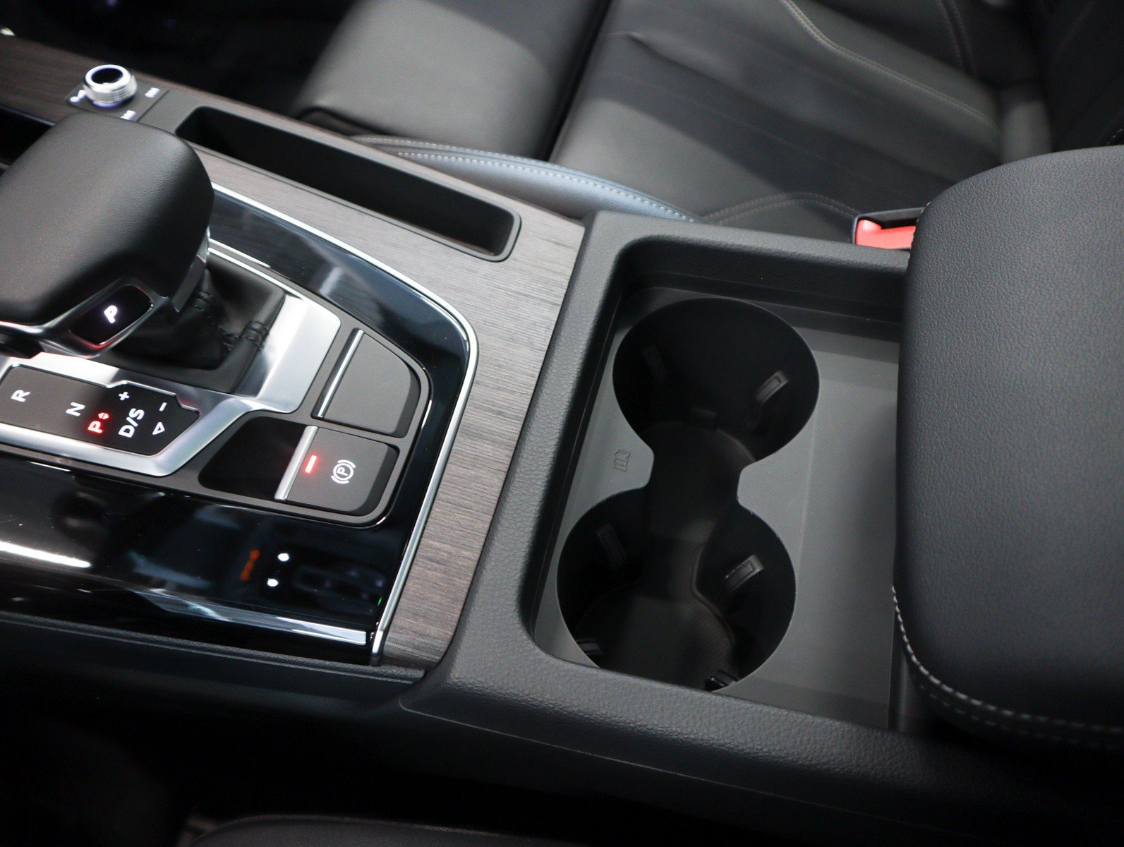 Used 2024 Audi Q5 e Premium w/ Convenience Package AWD/4WD image 18