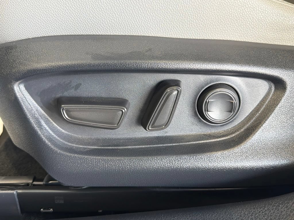Used 2025 Toyota Camry SE w/ Multimedia Upgrade Package FWD image 21