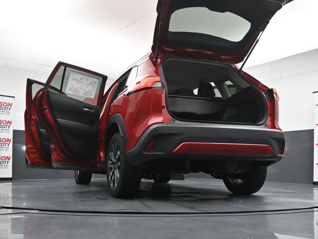 Used 2022 Toyota Corolla Cross XLE FWD image 45