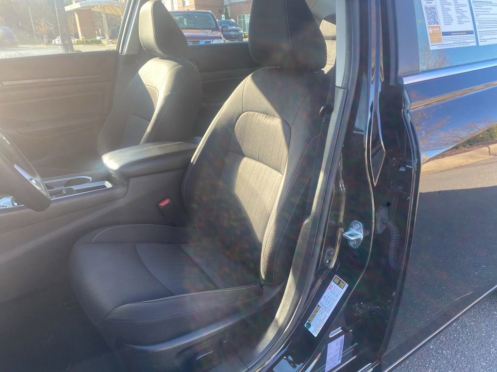 Used 2024 Nissan Altima 2.5 SV image 13