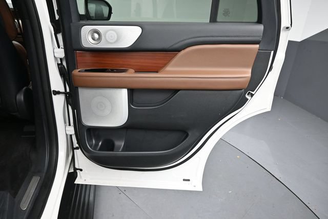 Certified 2023 Lincoln Navigator Reserve AWD/4WD image 30