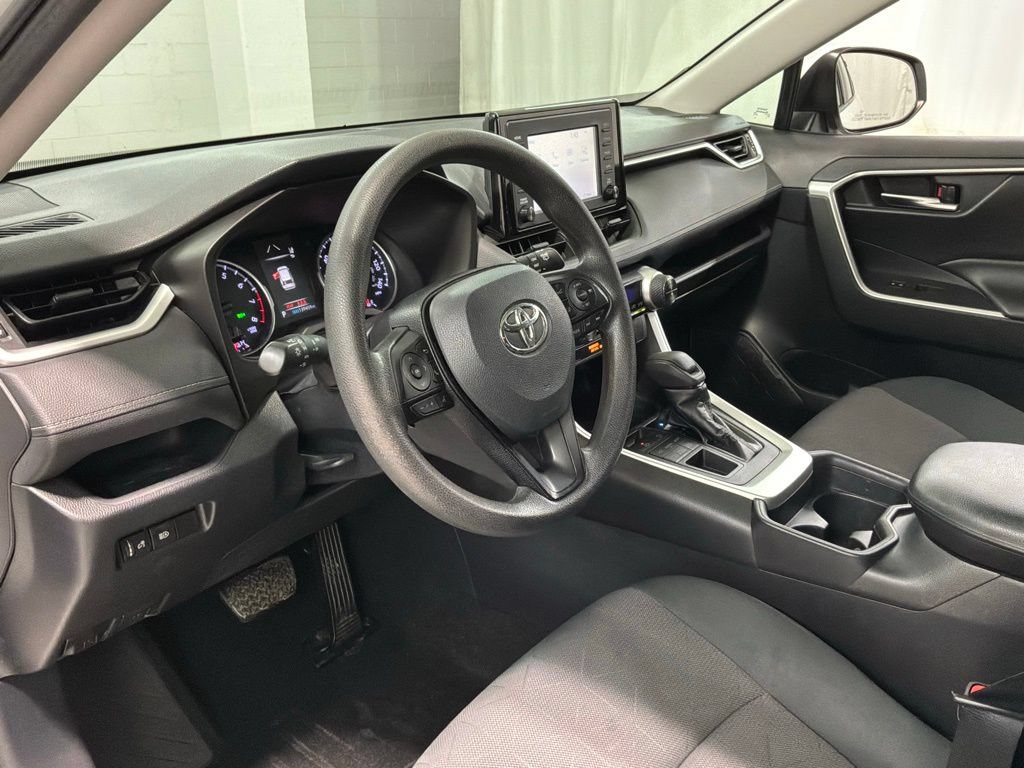 Used 2019 Toyota RAV4 XLE w/ Carpet Mat Package AWD/4WD image 17