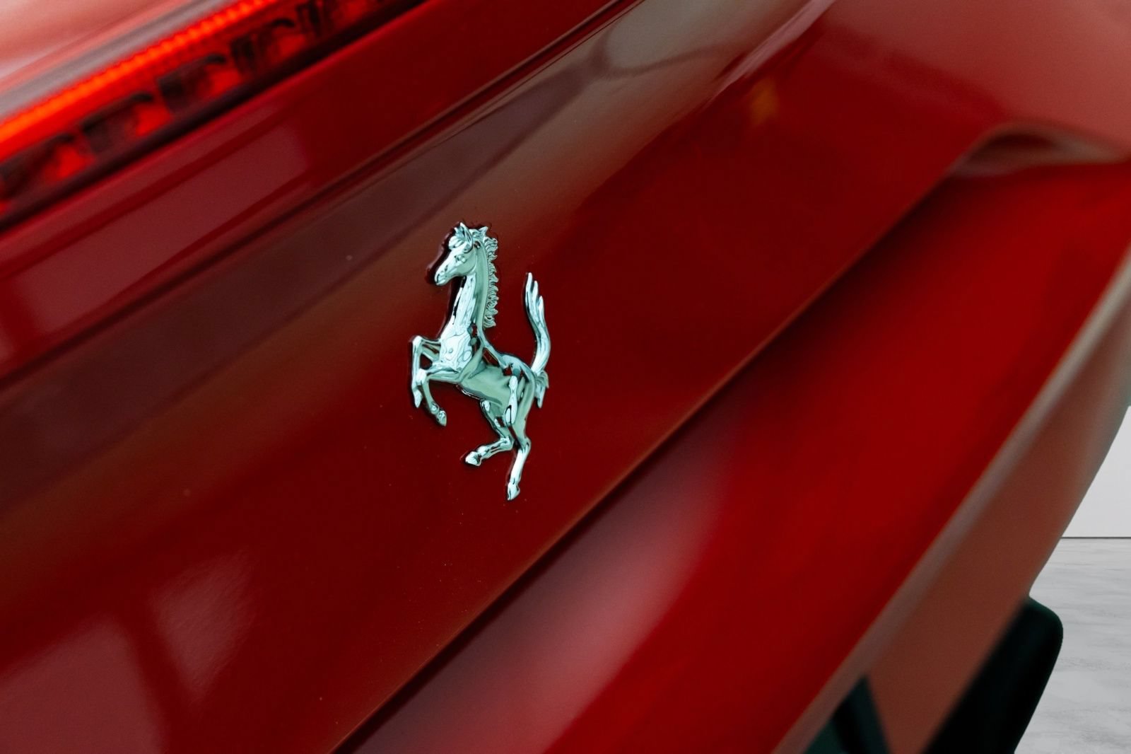 Used 2019 Ferrari 488 GTB RWD image 14