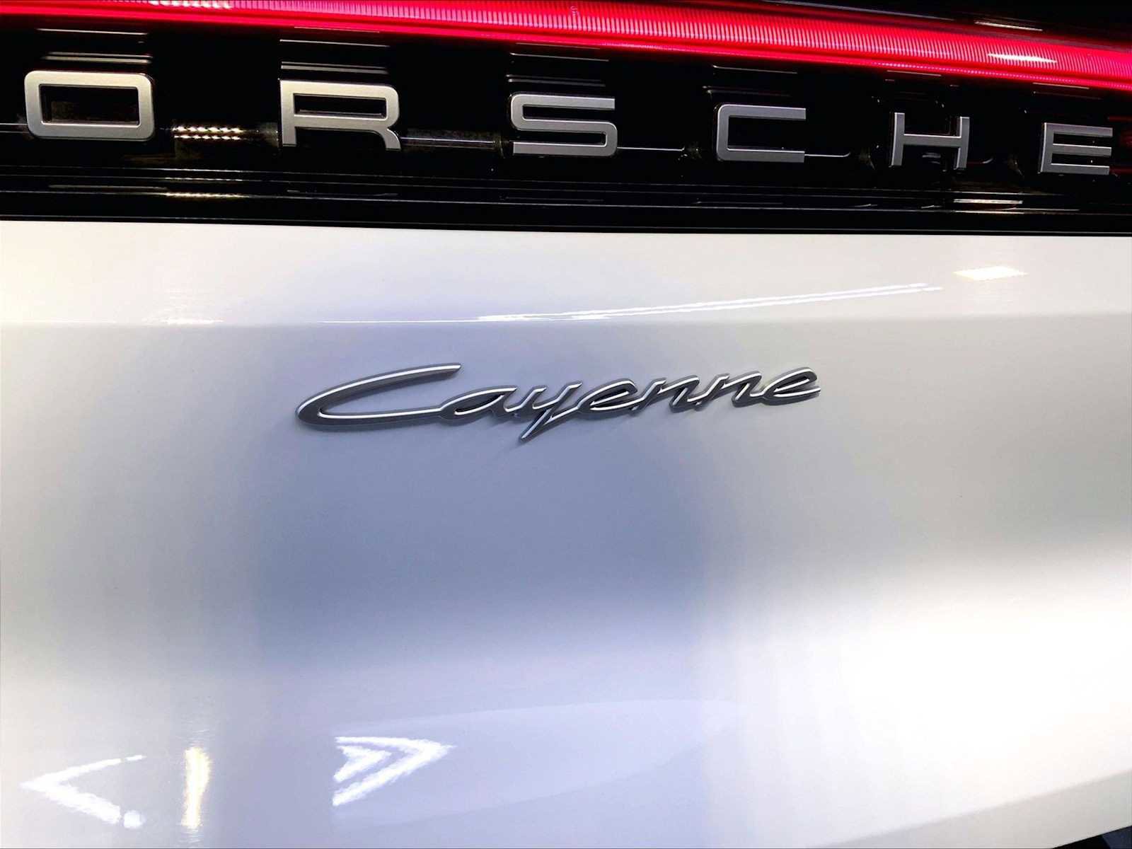 Certified 2025 Porsche Cayenne image 35