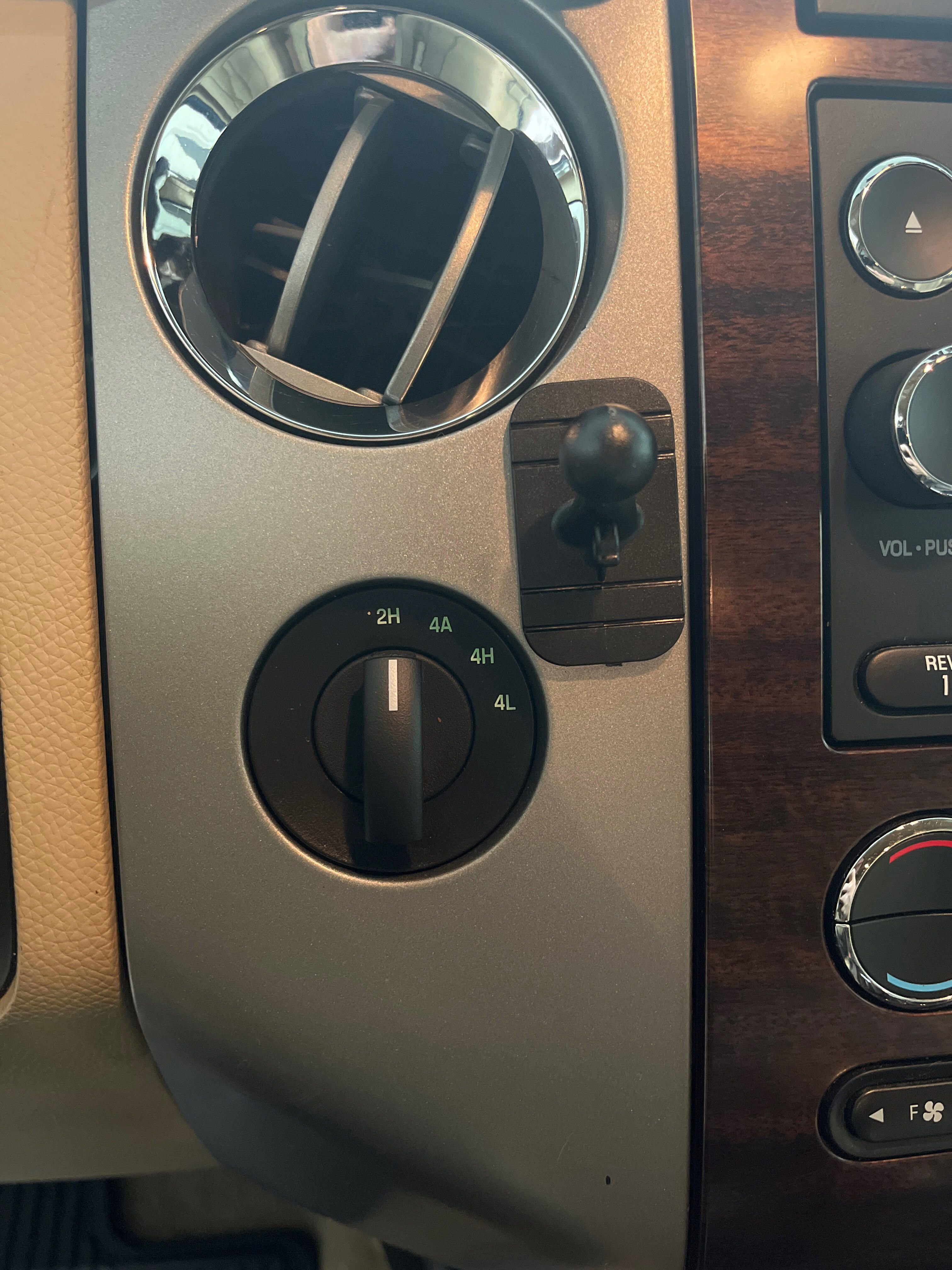 Used 2014 Ford Expedition EL XLT w/ Equipment Group 202A image 16