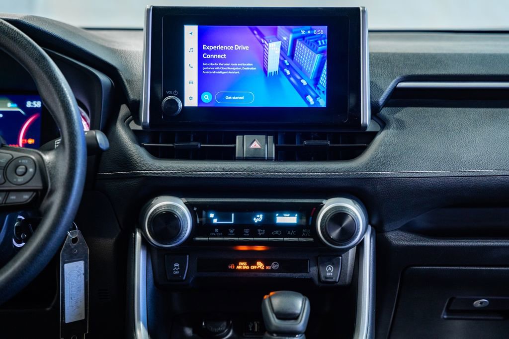 Used 2024 Toyota RAV4 LE image 17