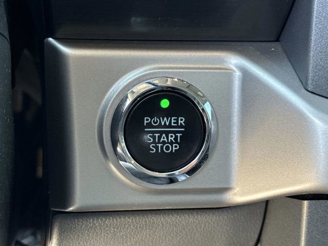 Used 2022 Ford F150 Lightning XLT image 43