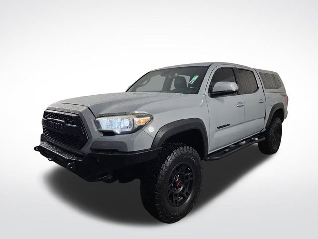 Used 2018 Toyota Tacoma TRD Off-Road w/ Technology Package image 3