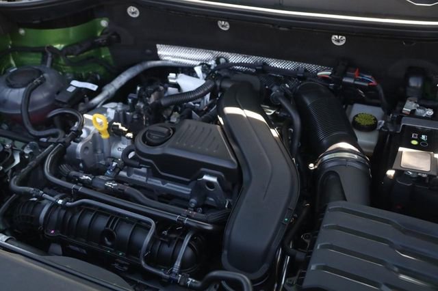 New 2026 Volkswagen Taos SE image 23