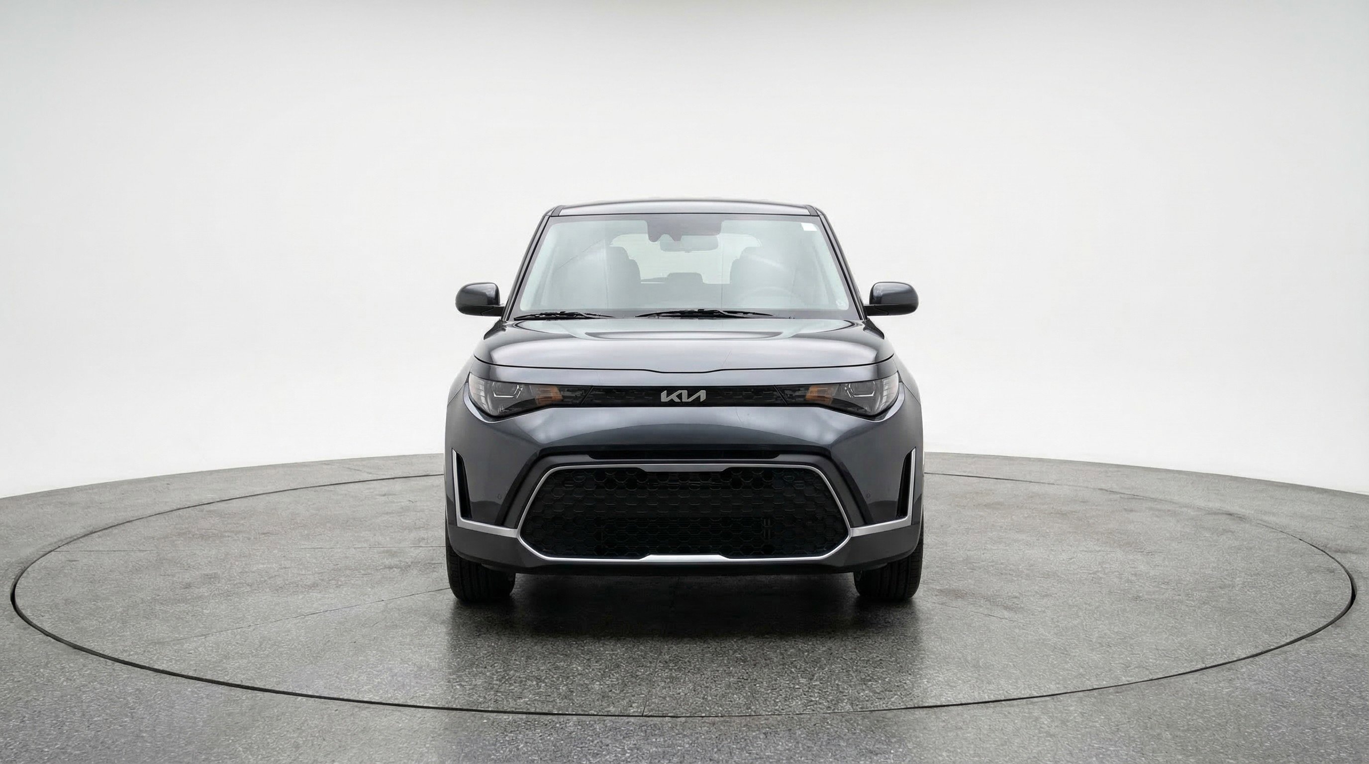 Used 2025 Kia Soul LX w/ LX Technology Package image 2