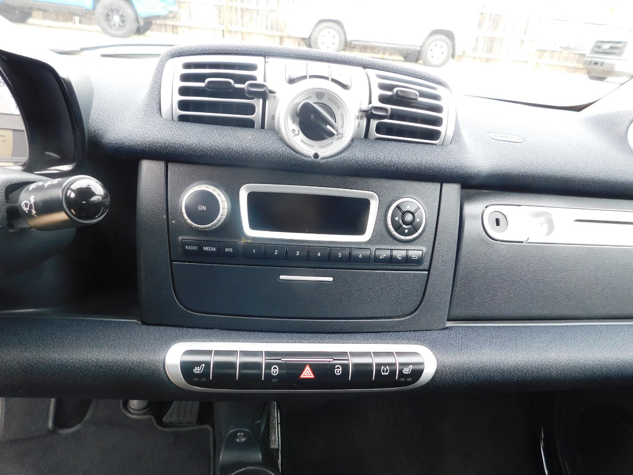 Used 2014 smart fortwo pure image 10