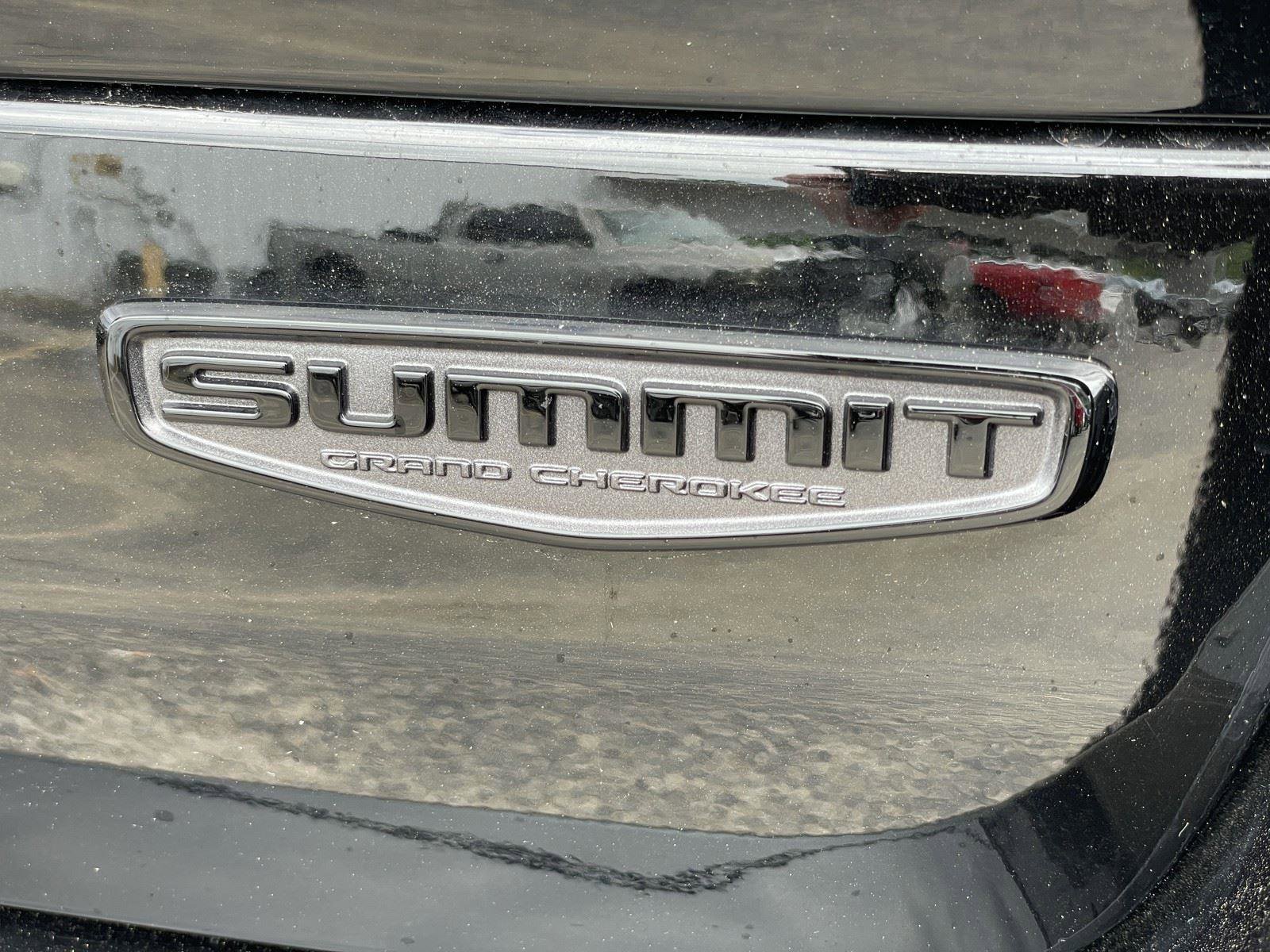 Used 2025 Jeep Grand Cherokee Summit w/ Adv Protech Group IV AWD/4WD image 59