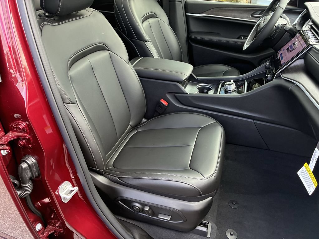 New 2025 Jeep Grand Cherokee Limited AWD/4WD image 37
