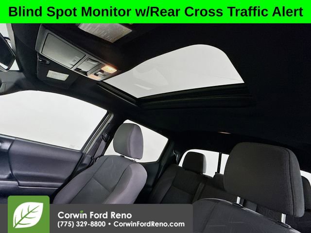 Used 2016 Toyota Tacoma TRD Sport image 23