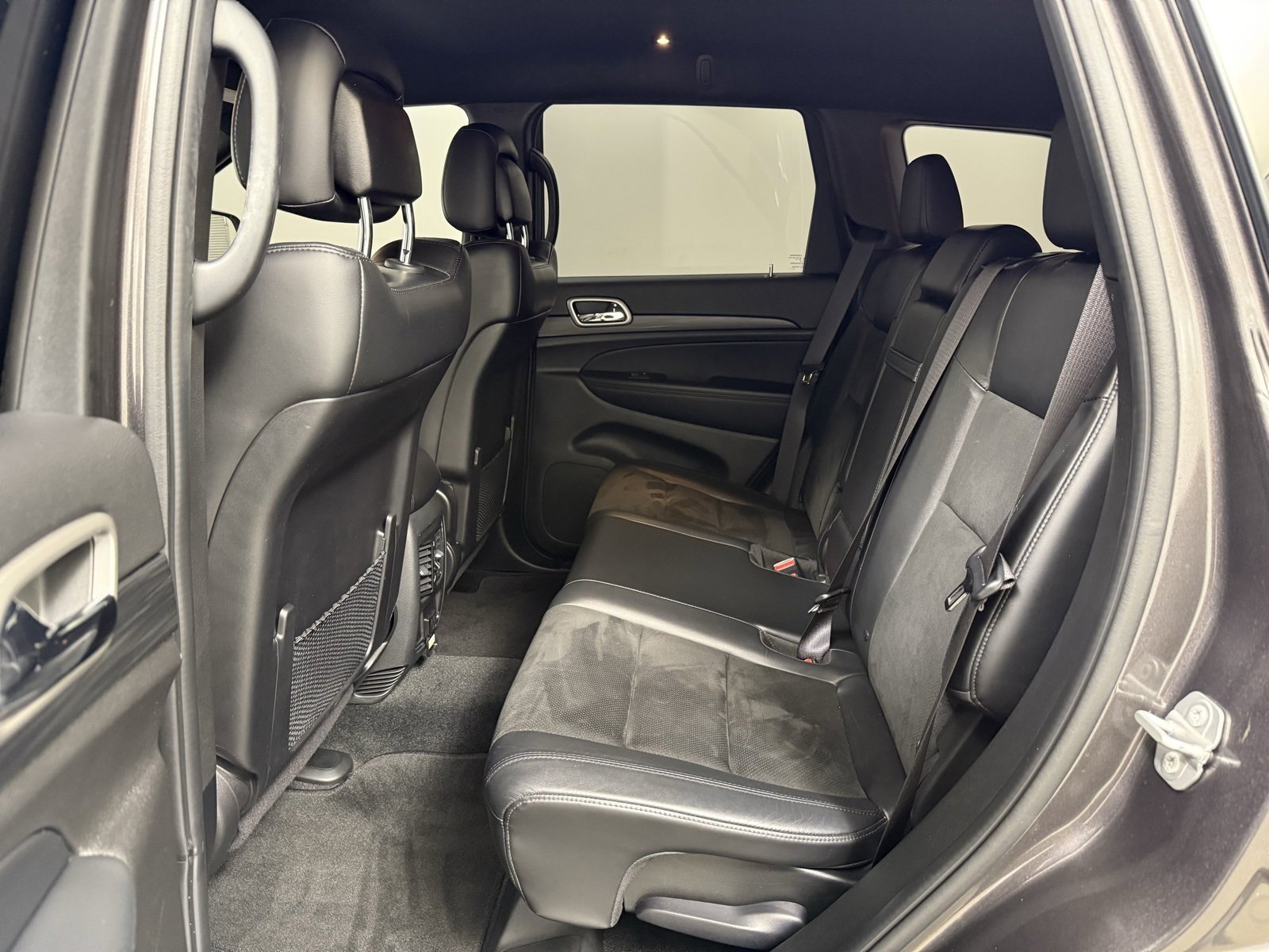 Used 2021 Jeep Grand Cherokee Laredo X image 16