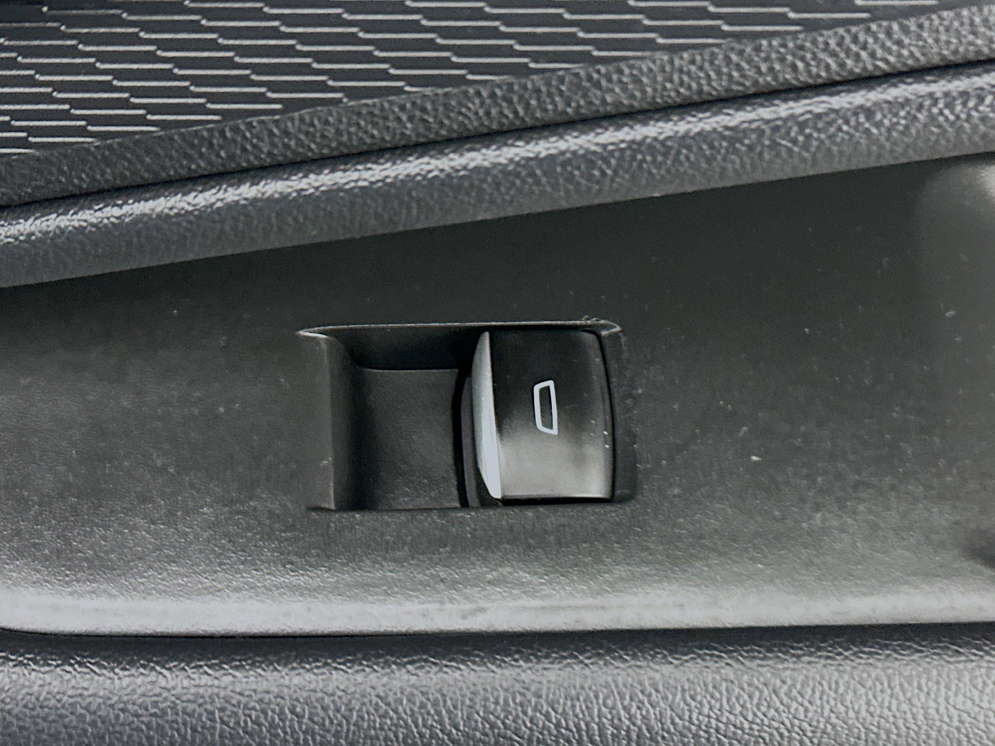 Used 2024 Chevrolet Blazer EV RS image 28