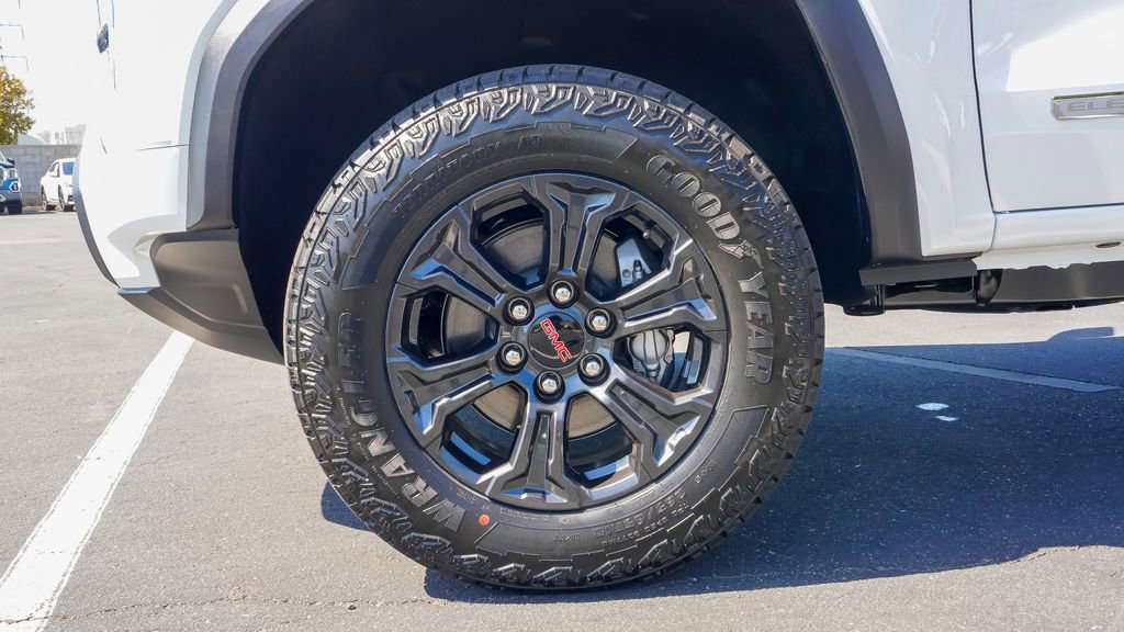 Used 2025 GMC Canyon Elevation w/ Convenience Package image 12