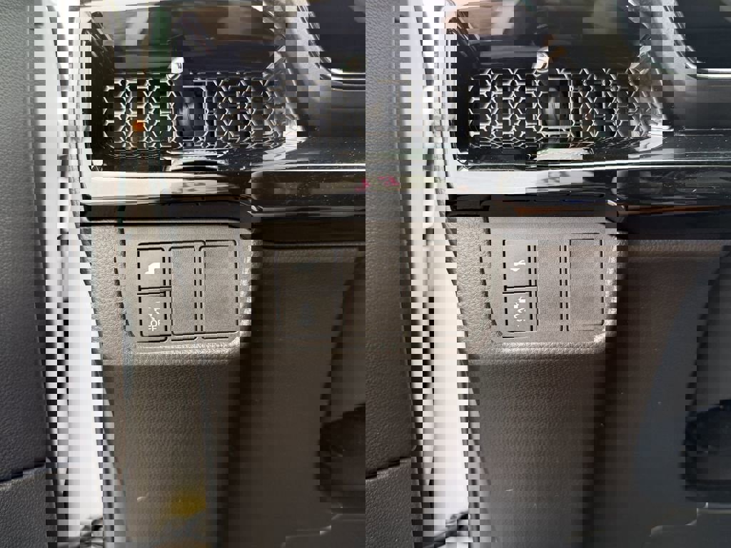 Used 2023 Honda CR-V Sport Touring image 33