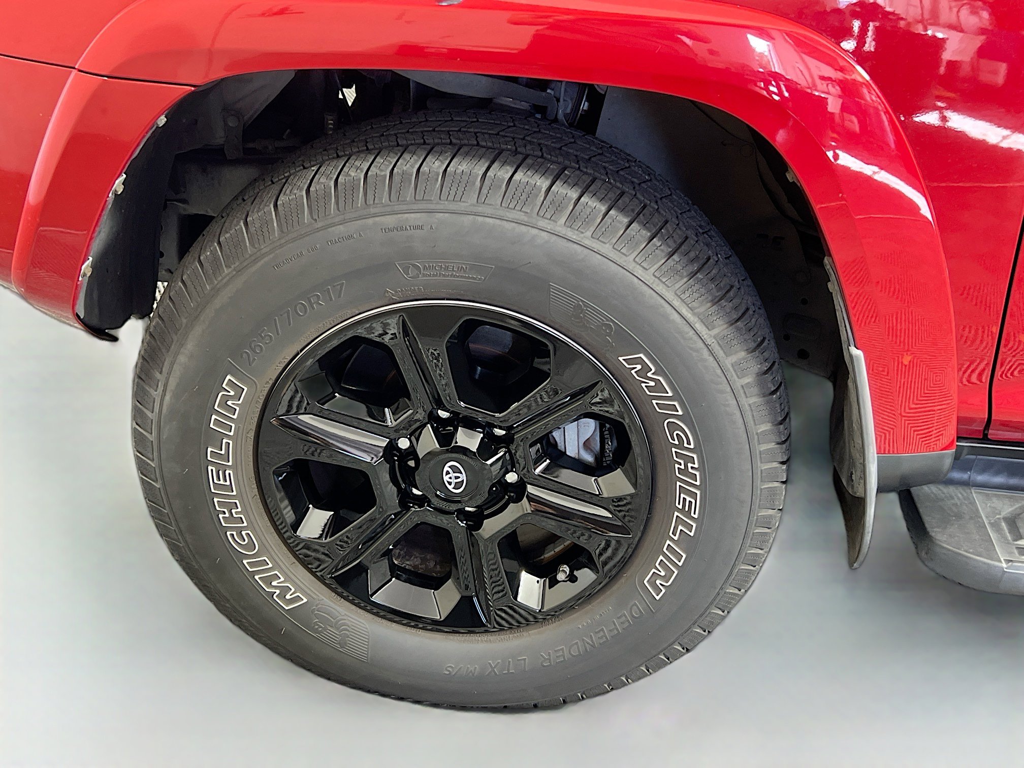 Used 2018 Toyota 4Runner SR5 Premium image 13