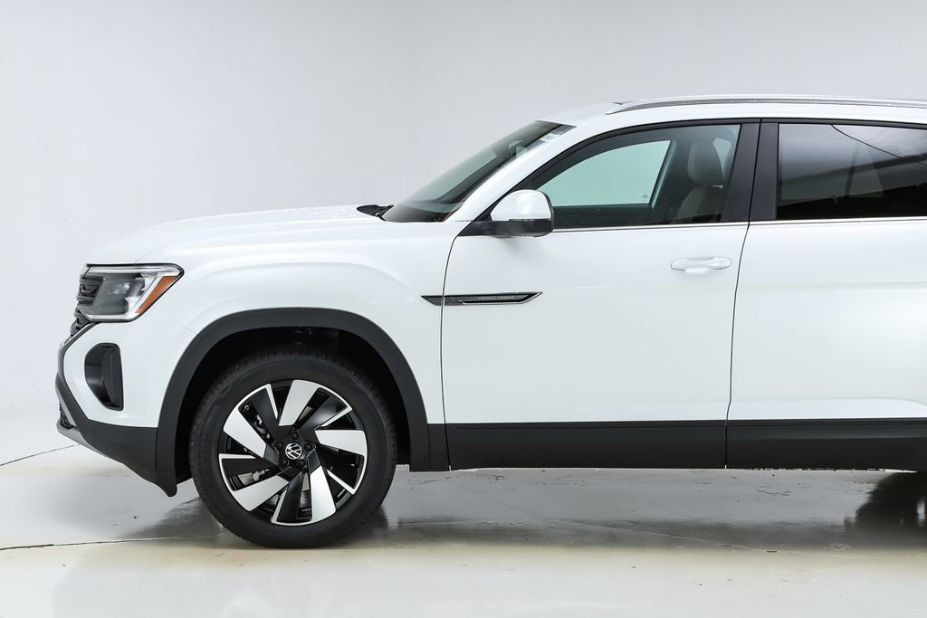 New 2026 Volkswagen Atlas Cross Sport SE image 3