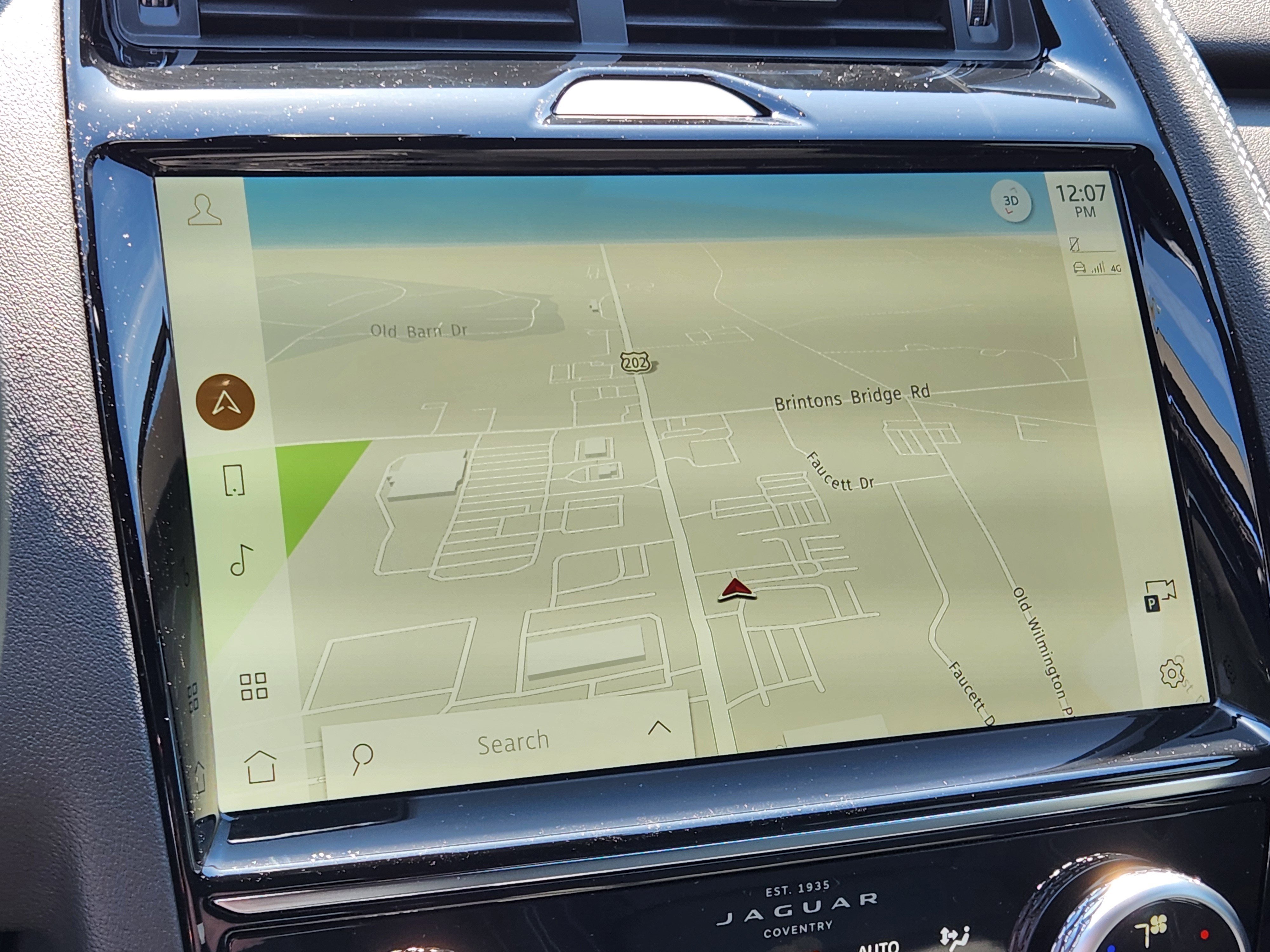 Certified 2024 Jaguar E-PACE R-Dynamic SE image 22