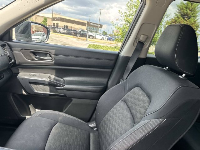 Used 2023 Nissan Pathfinder S FWD image 22