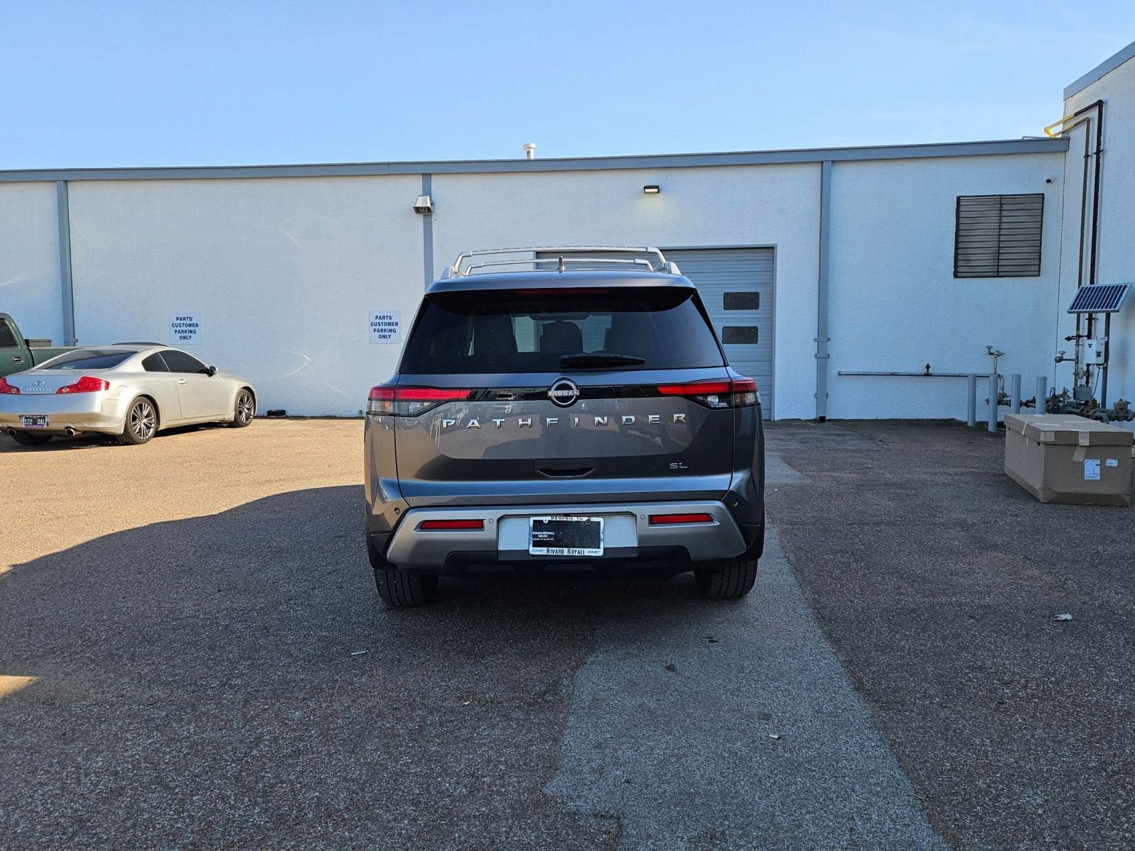 Used 2023 Nissan Pathfinder SL FWD image 5