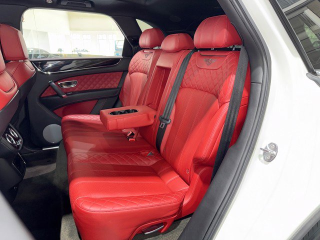 Used 2018 Bentley Bentayga image 13