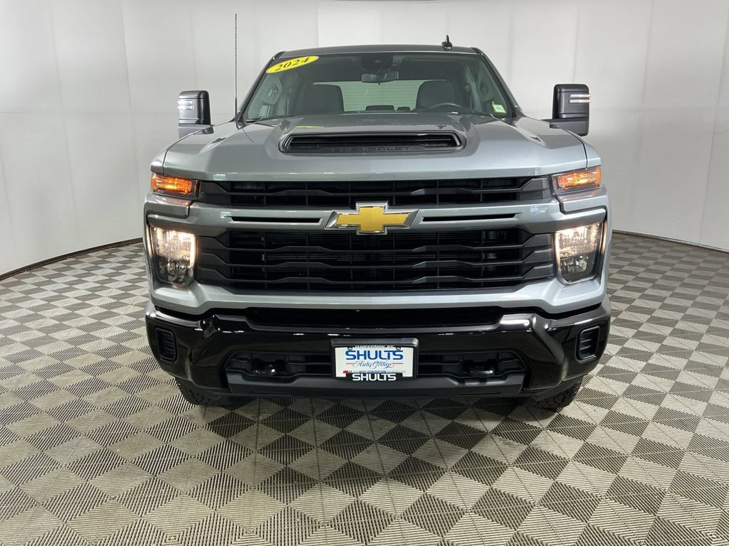 Used 2024 Chevrolet Silverado 2500 Custom w/ Custom Convenience Package AWD/4WD image 2
