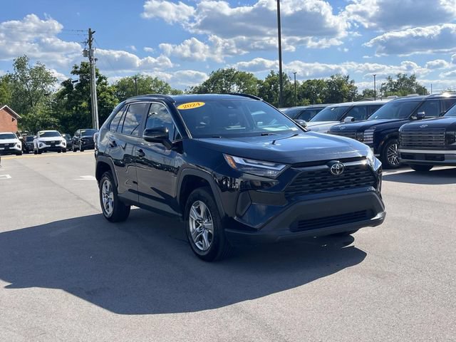 Used 2024 Toyota RAV4 XLE FWD image 3
