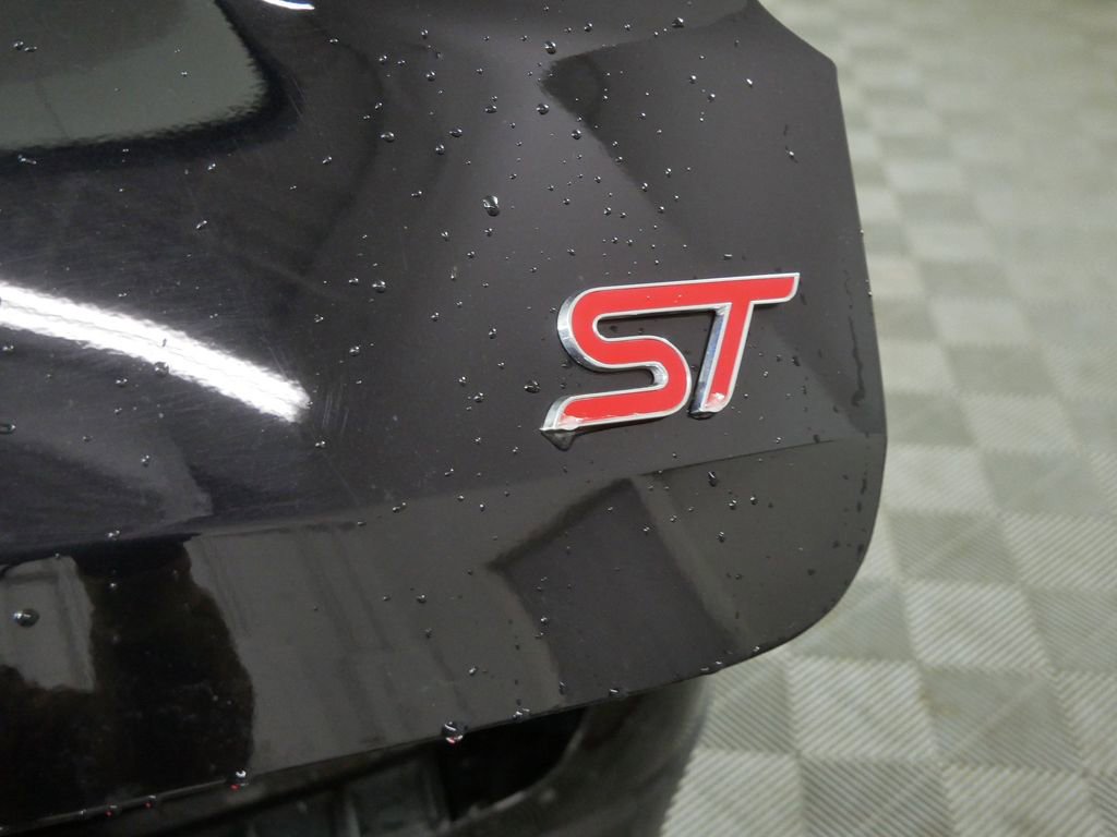 Used 2021 Ford Explorer ST w/ ST Street Pack image 5