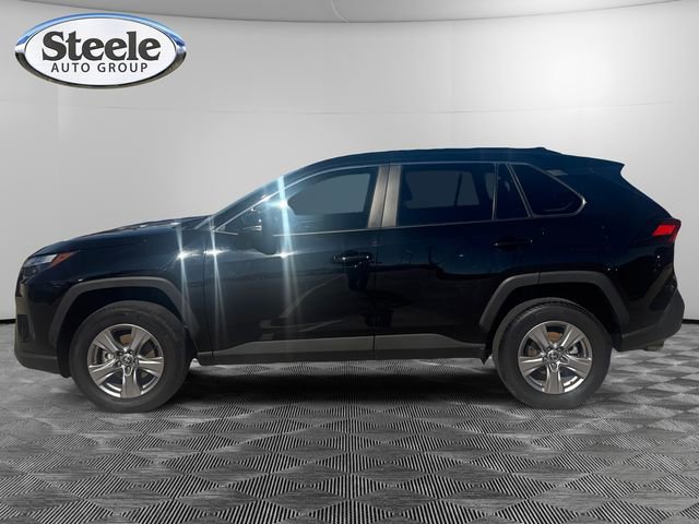 Used 2025 Toyota RAV4 XLE image 2