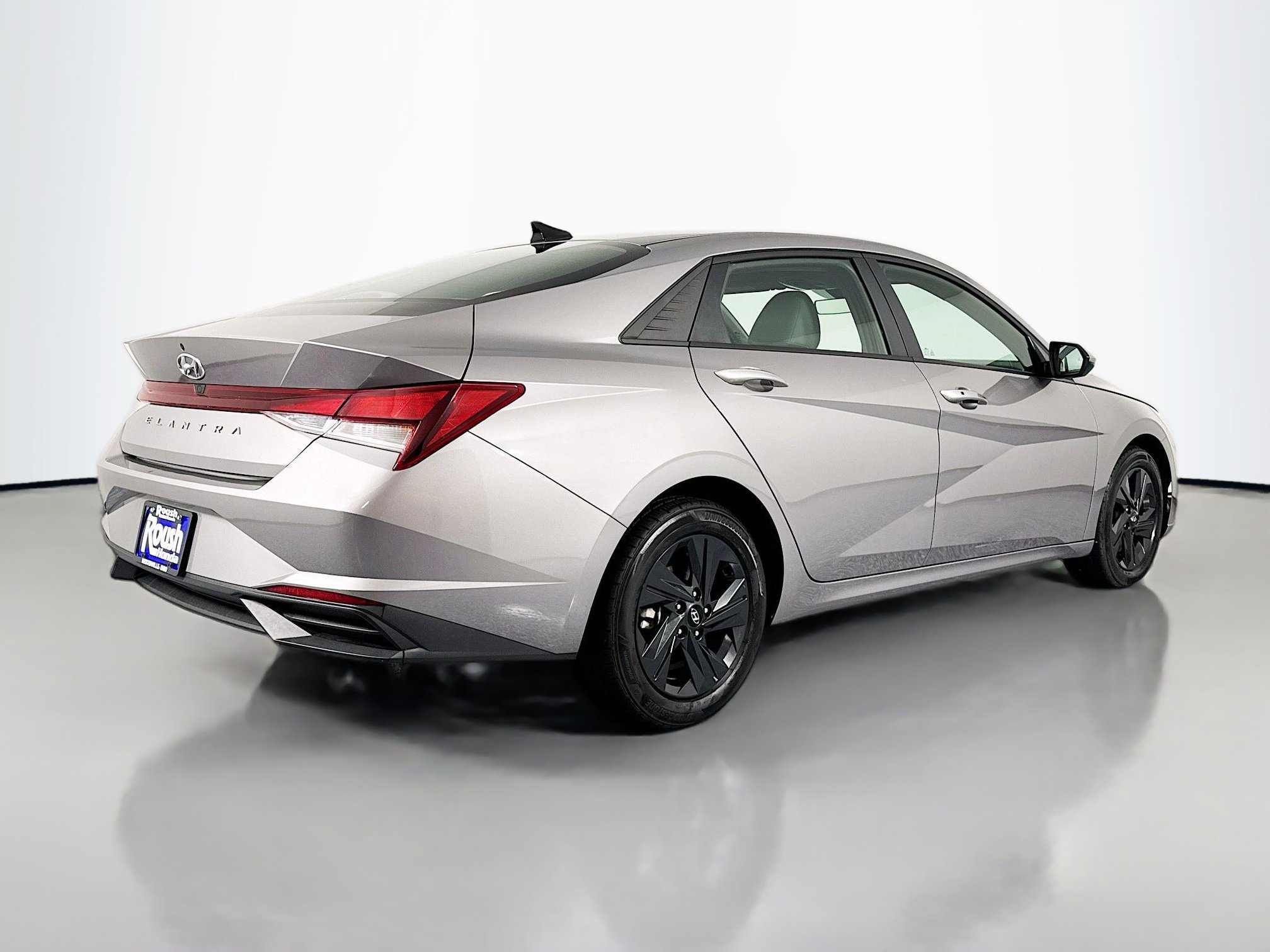 Used 2022 Hyundai Elantra SEL w/ Cargo Package FWD image 5