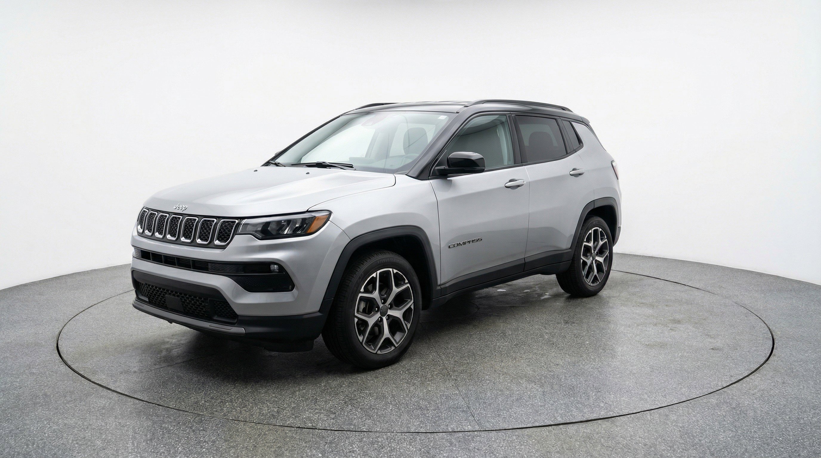 Used 2025 Jeep Compass Limited image 3