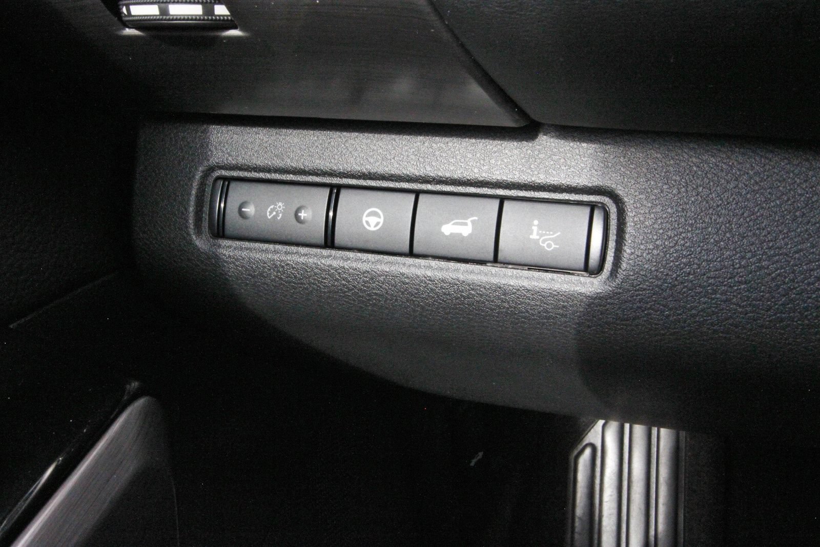 Certified 2025 Nissan Pathfinder Platinum AWD/4WD image 24