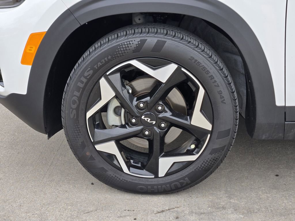 Certified 2025 Kia Seltos S FWD image 17