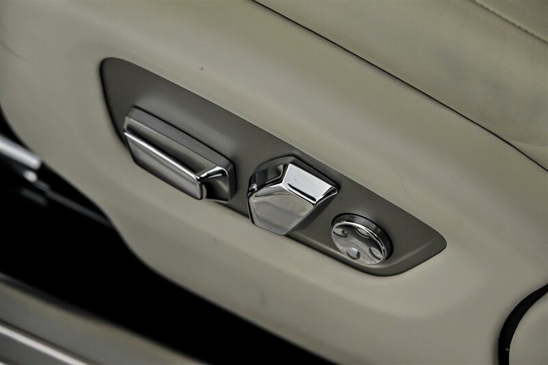 Used 2015 Rolls-Royce Wraith RWD image 24