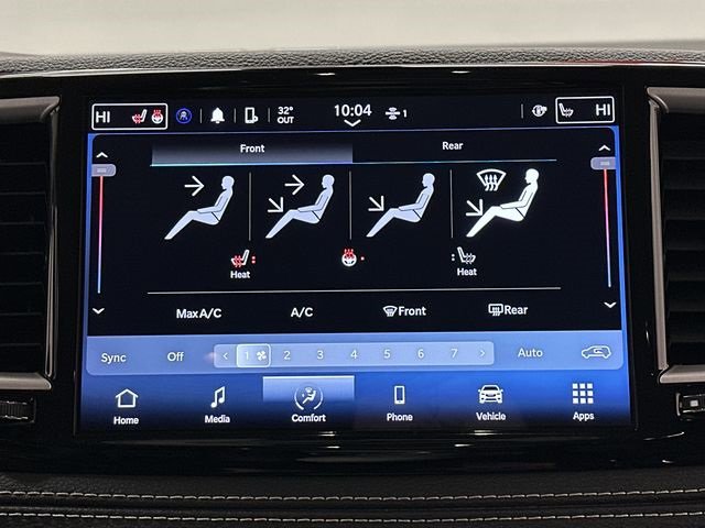 Used 2023 Chrysler Pacifica Touring-L image 14