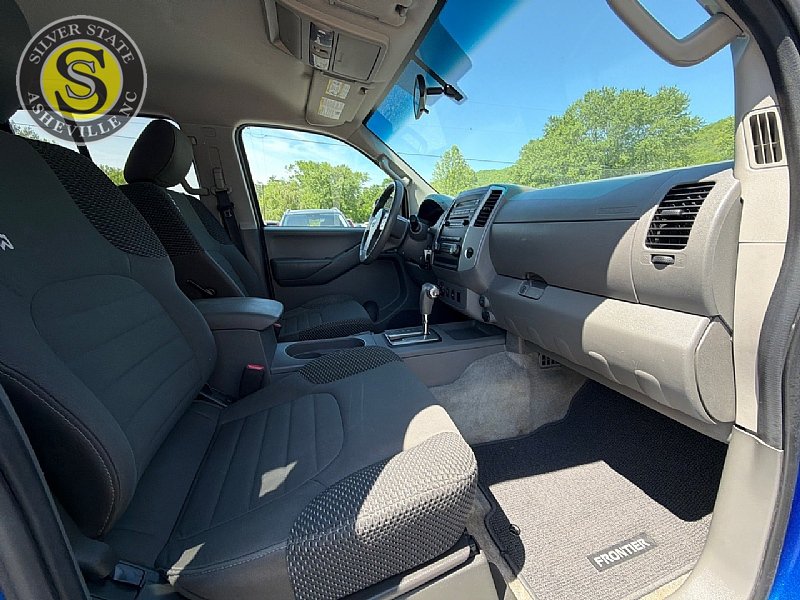 Used 2012 Nissan Frontier SV w/ Sport Appearance Pkg AWD/4WD image 15