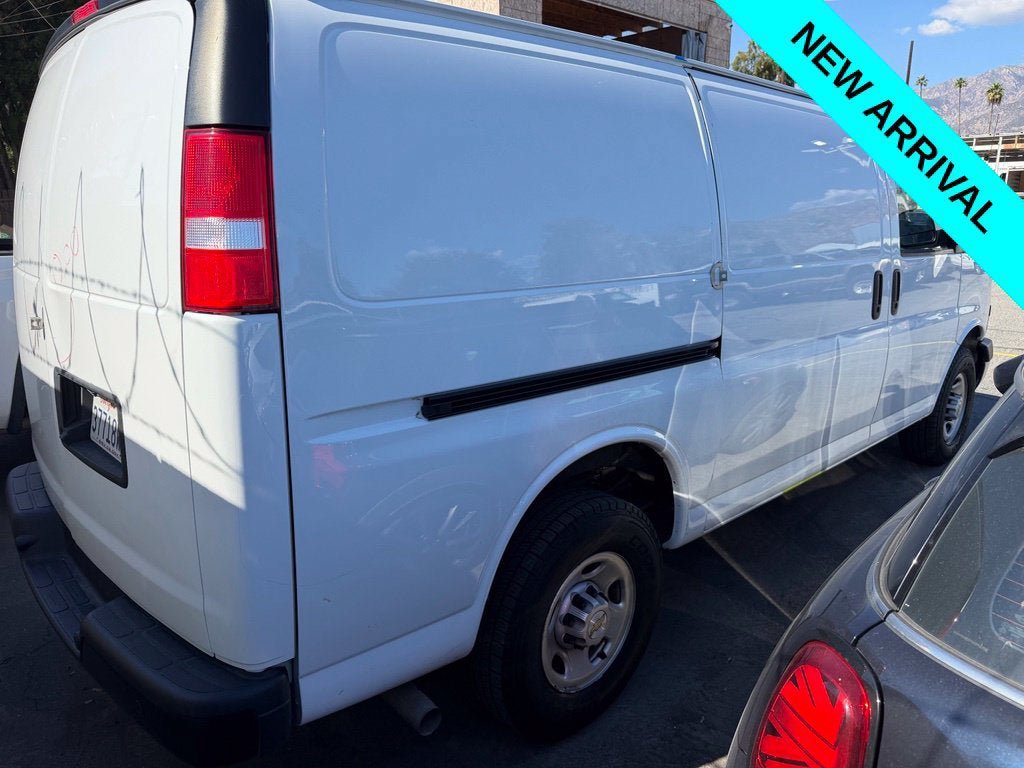 Used 2023 Chevrolet Express 2500 w/ Driver Convenience Package RWD image 3