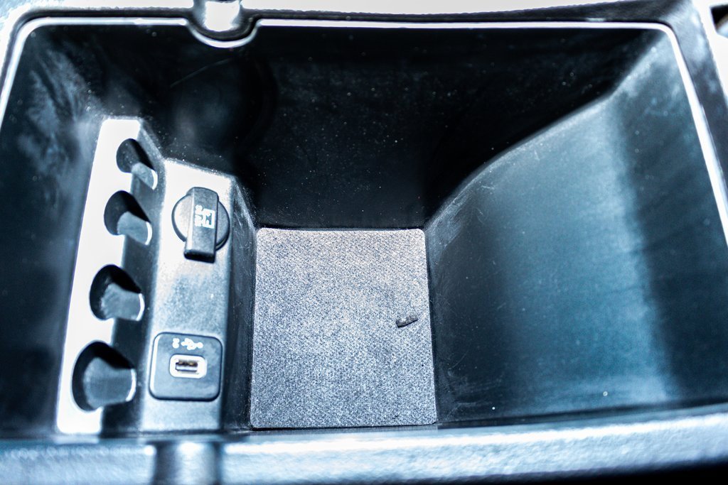 Used 2019 Jeep Cherokee Latitude Plus image 17