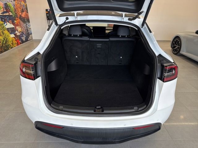 Used 2021 Tesla Model Y Long Range image 40