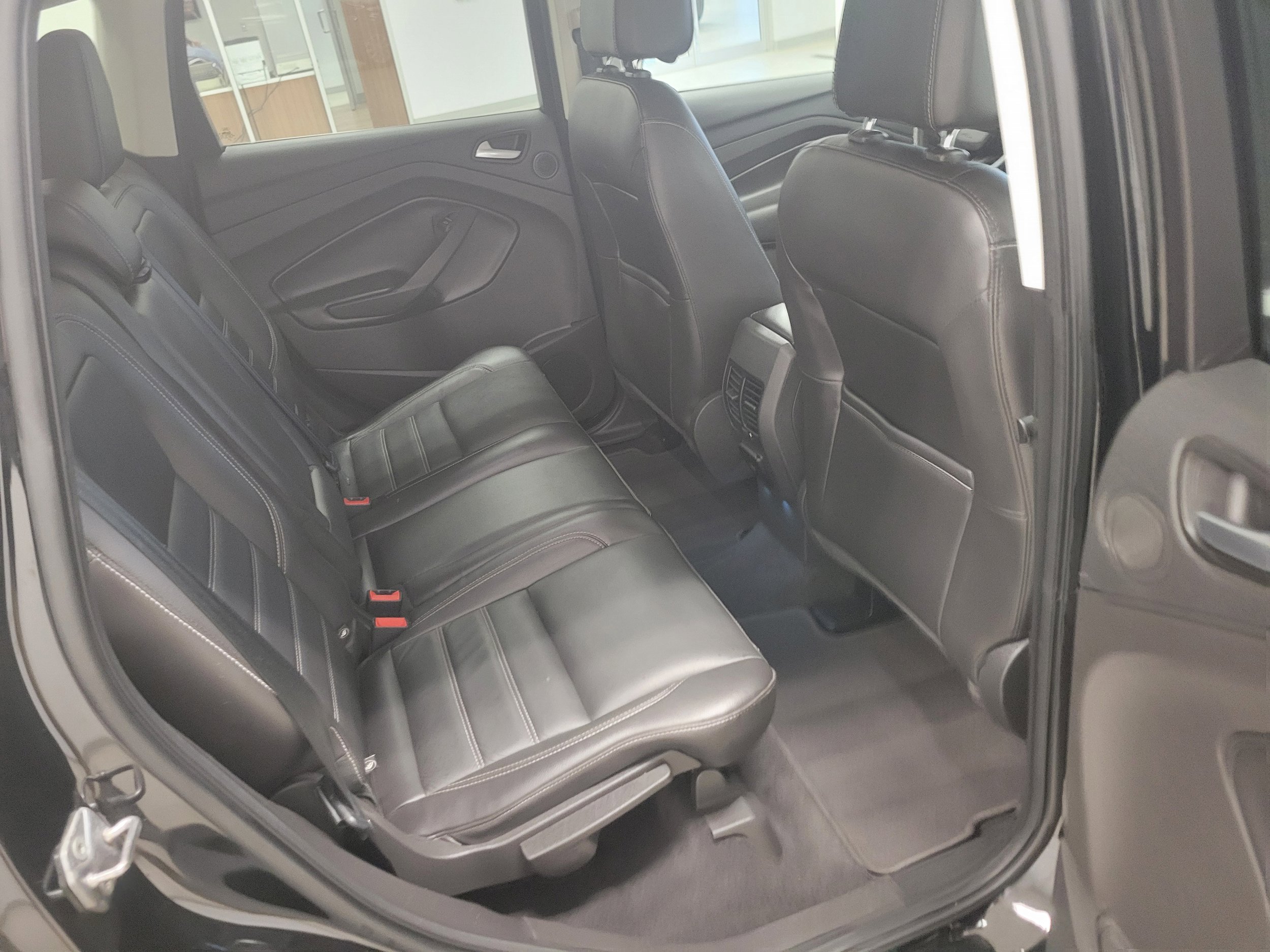 Used 2017 Ford Escape Titanium image 14