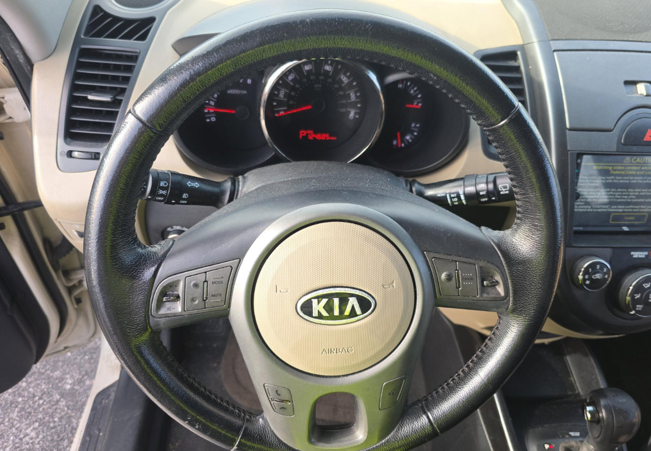 Used 2011 Kia Soul ! image 11