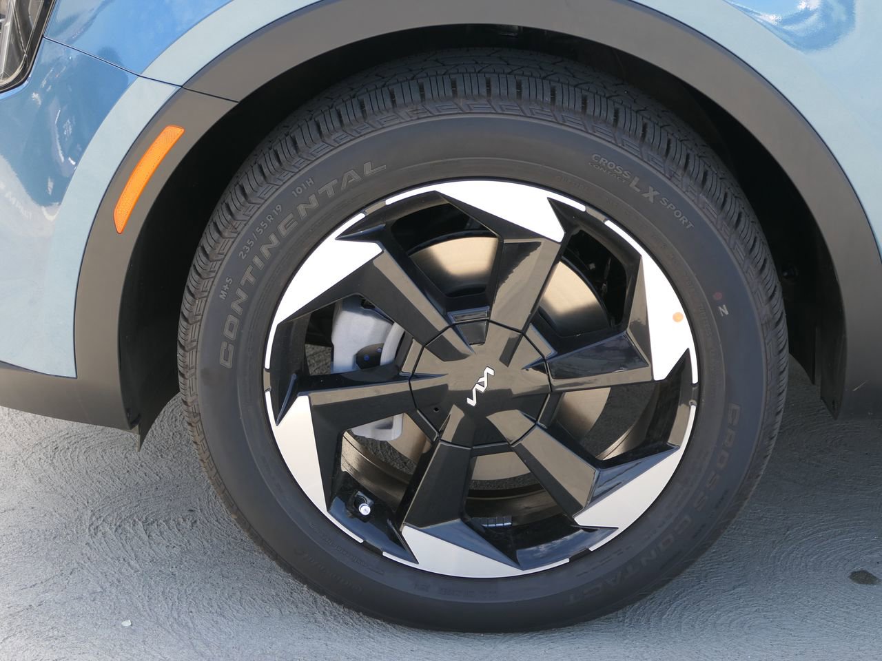 New 2025 Kia Sorento EX image 10