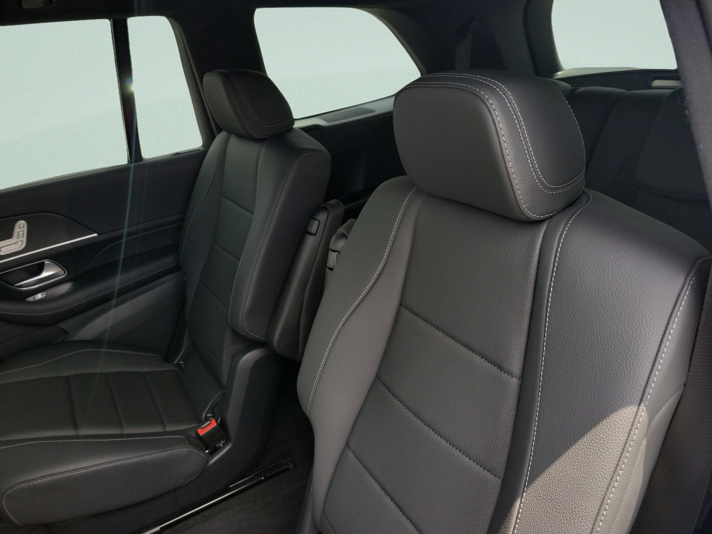 New 2026 Mercedes-Benz GLS 450 4MATIC image 9