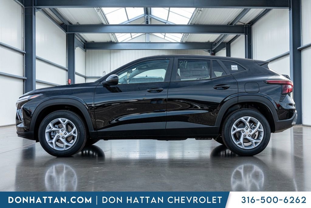 New 2026 Chevrolet Trax LS w/ LS Convenience Package image 2