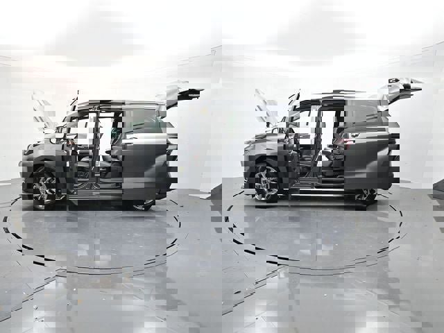 Used 2024 Toyota Sienna XLE image 49