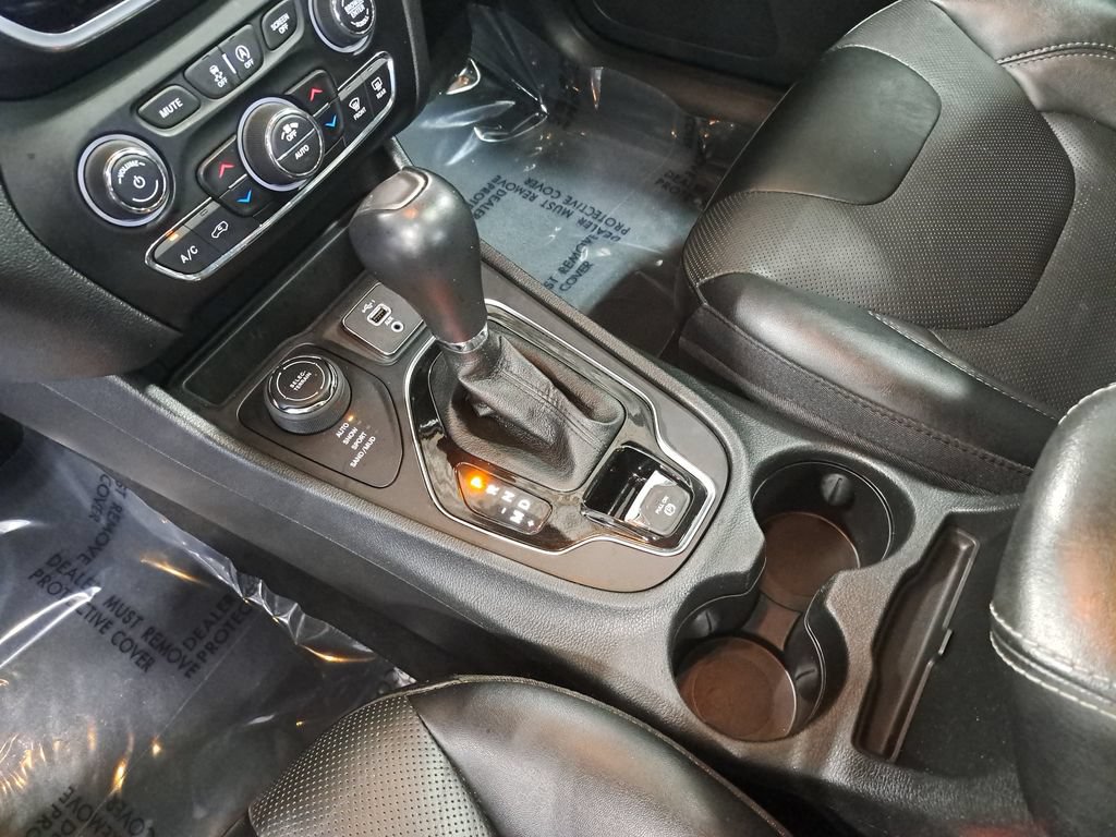 Certified 2022 Jeep Cherokee Limited AWD/4WD image 25