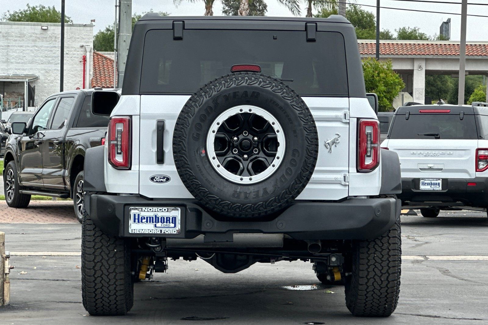 New 2026 Ford Bronco Outer Banks w/ Sasquatch Package image 5